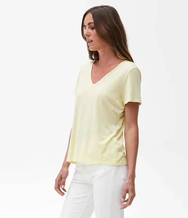 Michael Stars Women's Skyler Relaxed V-Neck Tshirt in Tan - Size Large