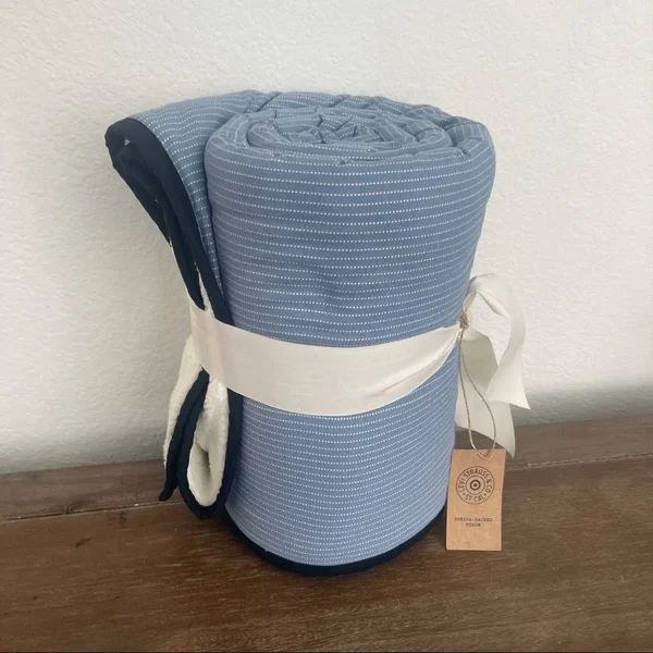 Levi&s Bedding - Sherpa Throw, Color: Blue/White, Size: Os, Amarcks21&s Closet